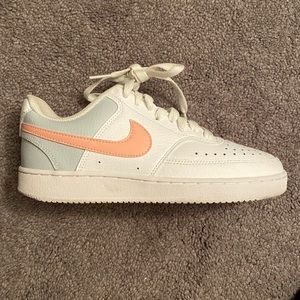 Nike Air Forces. Multicolor. Size 5.5